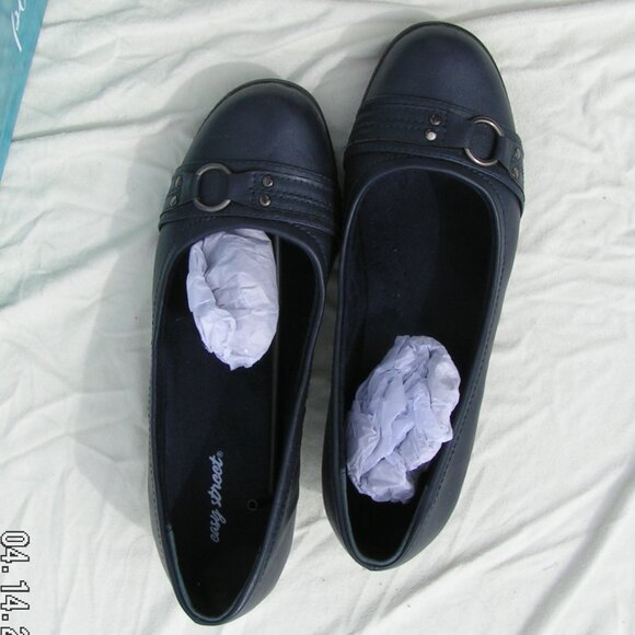 Easy Street women's pumps Navy Blue size 11w - Picture 1 of 4